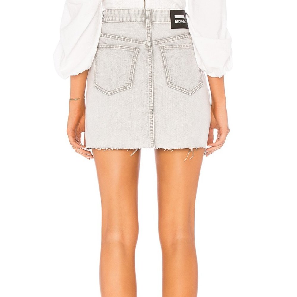 Distressed white denim skirt Revolve - Picture 4 of 5